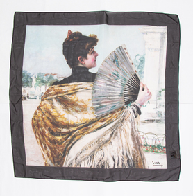 Luna Woman with Manton Scarf